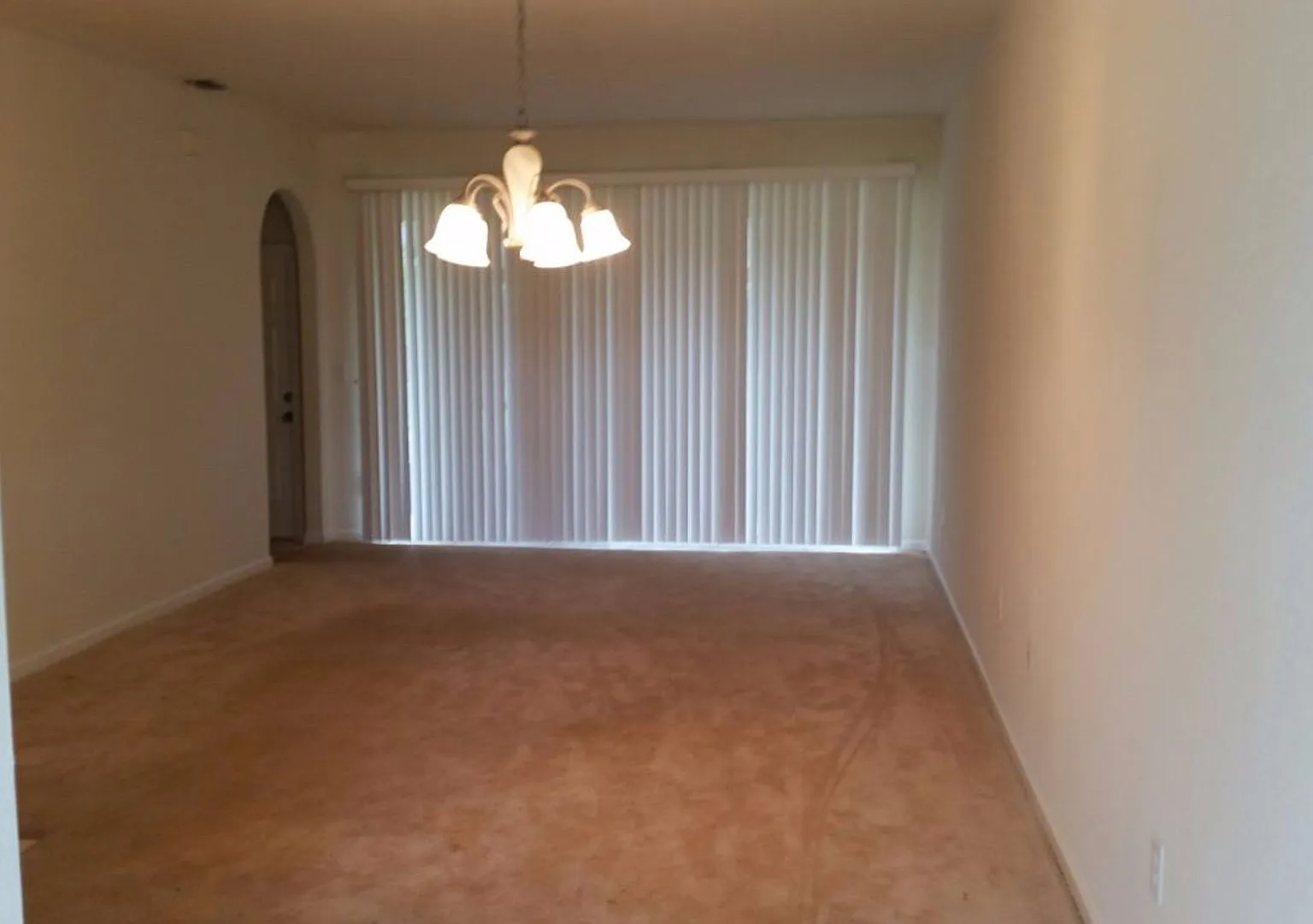 This beautiful and well-kept townhouse features 3 Bedrooms and 3 Bathrooms located at Trafalgar V... — Photo 4