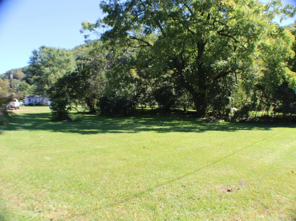 1st Ave, Marlinton, WV 24954