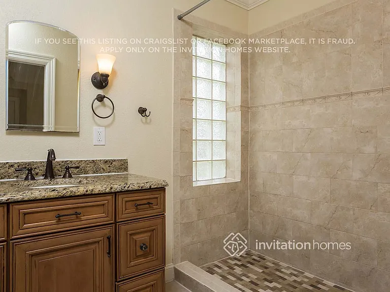 10900 SW 42nd St — Photo 15
