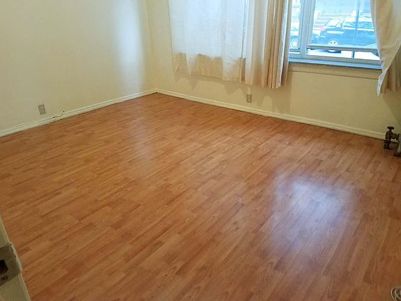 3rd image of 222 Bay 34th Street # 1st