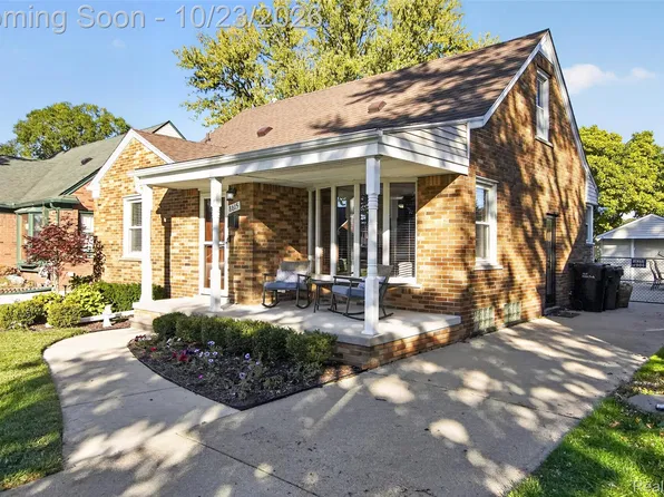 8615 Quandt Ave, Allen Park, MI 48101