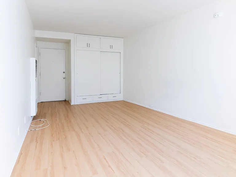 667-669 Levering — Photo 38