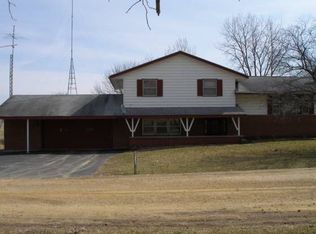 1914 Sunnydale Rd, Dixon, IL 61021