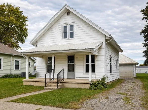 211 W North St, Royal Center, IN 46978