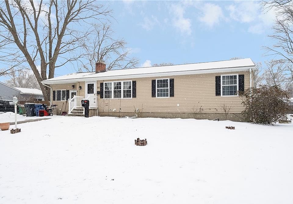 1st image of 92 New Britain Dr