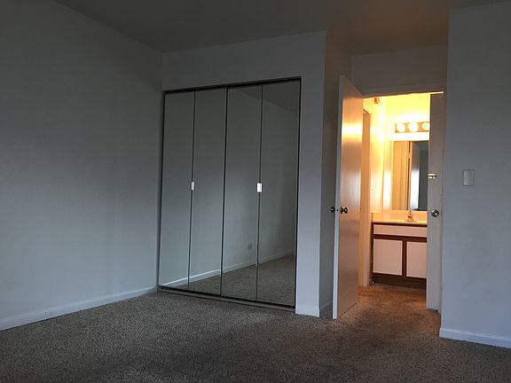 5th image of 1806 Hemlock Pl APT 201