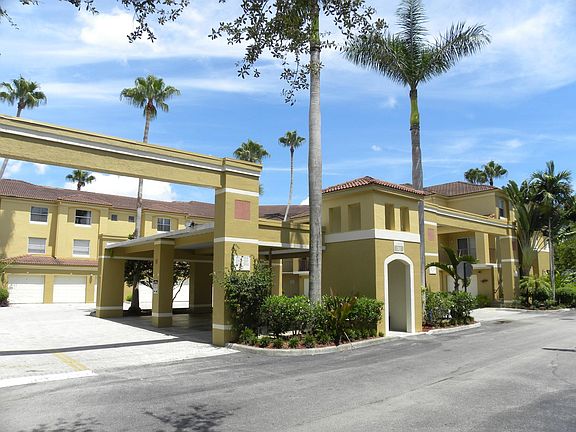 5th image of 761 N Pine Island Rd APT 107