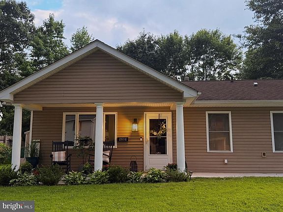 2nd image of 2616 Thornberry Dr