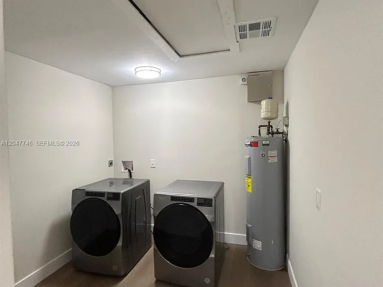 114 S Lakeside Dr #114 — Photo 10
