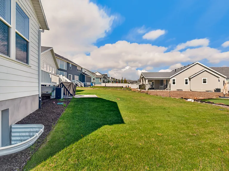 672 W Herald Dr — Photo 60