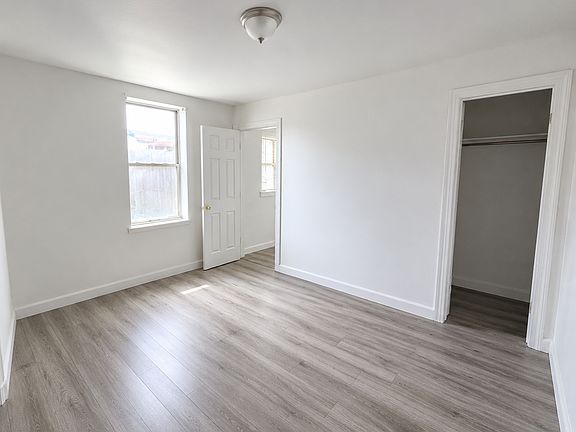 4th image of 234 W 21st St
