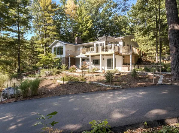 2177 E Timberlane Dr, Traverse City, MI 49686