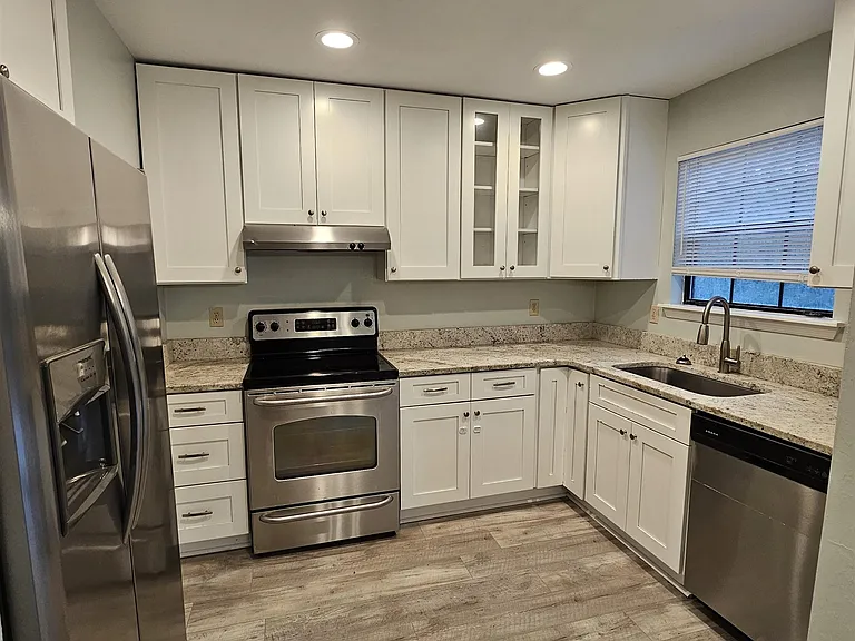 8224 Hunters Ridge Trl — Photo 14
