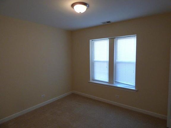 3rd image of 2338 W Granville Ave