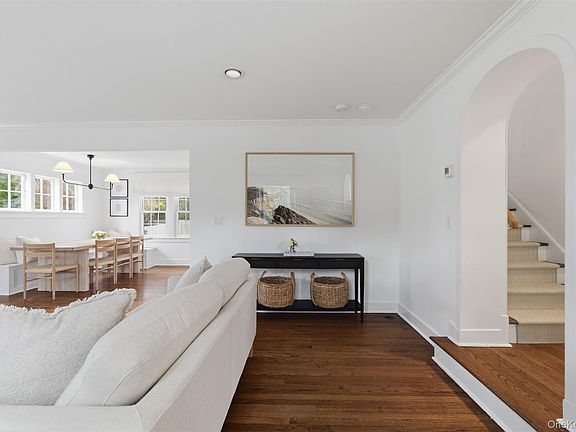 2nd image of 32 Kingsbury Road