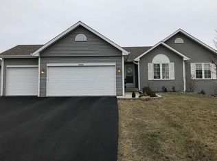 8484 Crooked Bend Rd, Machesney Park, IL 61115