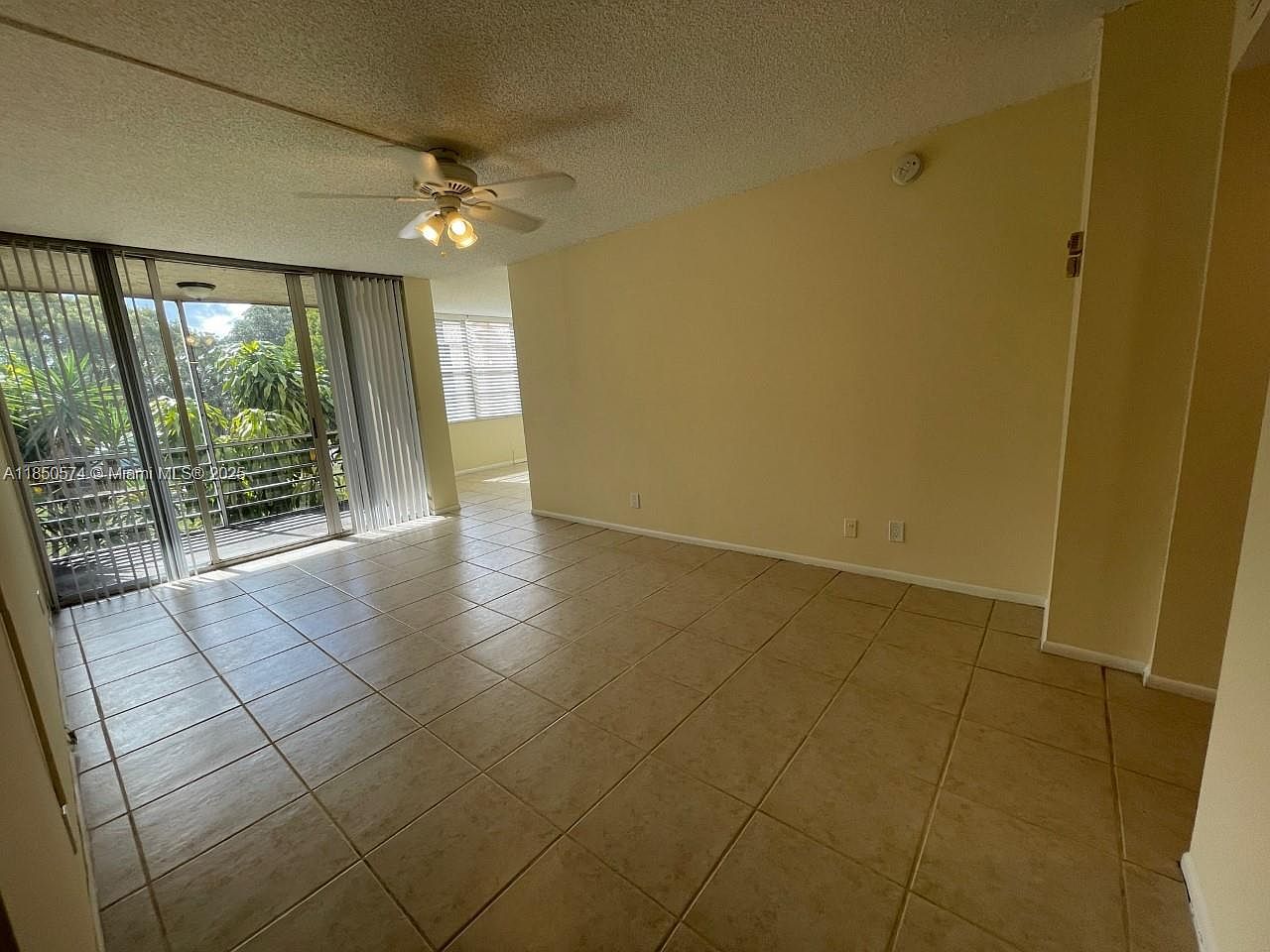 9431 Live Oak Pl APT 203