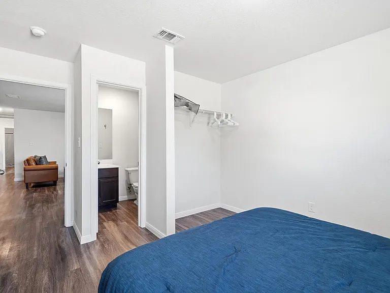 1327 Beech St — Photo 14