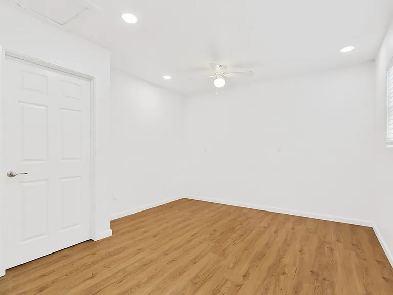 761 Whippoorwill Dr — Photo 11