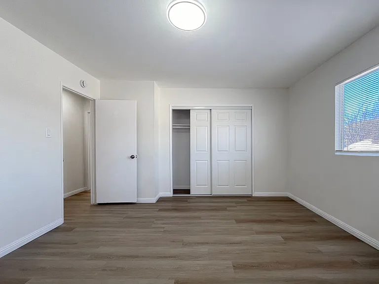 1381 Temple Ave — Photo 3