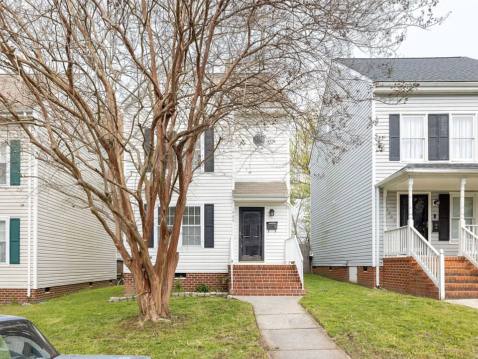 1909 Porter St