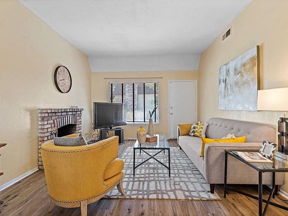 5th image of 2774 Countrywalk Cir