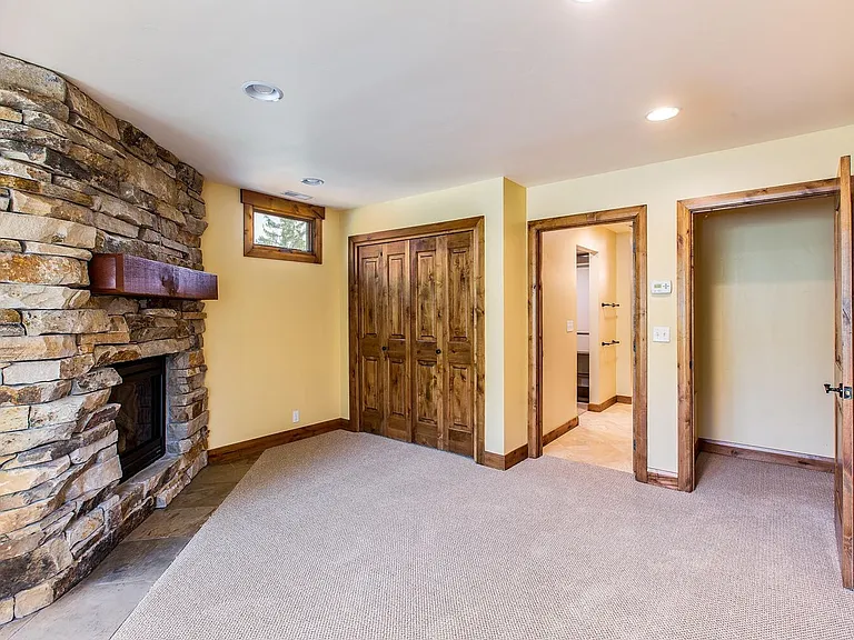 2689 Holiday Ranch Loop Rd — Photo 19