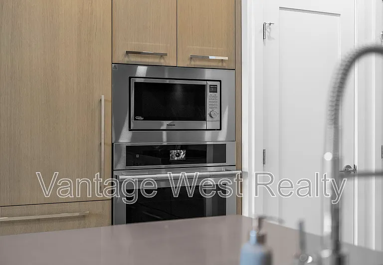 3389 Lakeshore Rd #210 — Photo 7