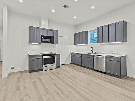3rd image of 8127 Hoffman St