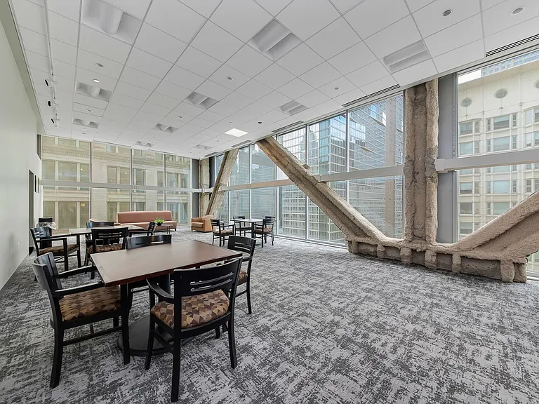 8 E Randolph St #2107 — Photo 13