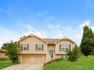 1608 Johnston Dr, Raymore, MO 64083