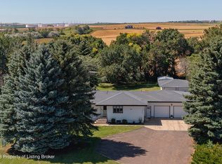 3727 114th Ave SW, Dickinson, ND 58601