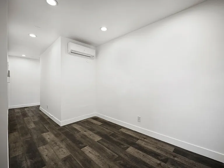 1333 W 36th Place Apartments — Photo 27
