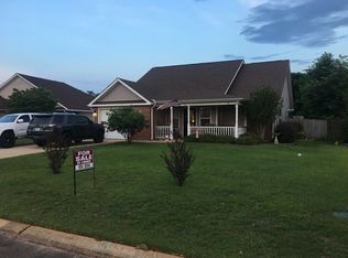 107 Langdon Ct, Bonaire, GA