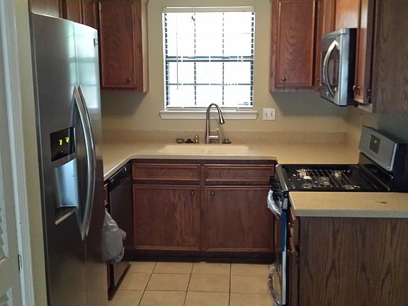 4th image of 222 Valley View Dr