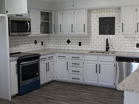 2nd image of 2903 Ann Dr