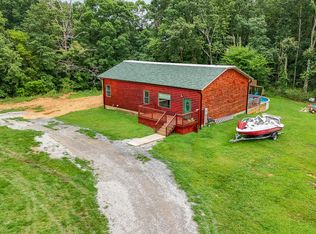 734 Hughes Farm Rd, Collinwood, TN 38450