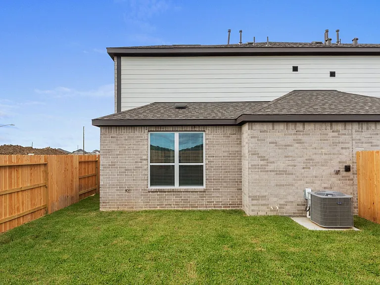 1864 N Dry Cherry Ln — Photo 17