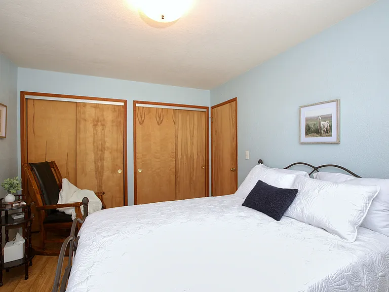 1540 Indiana Way — Photo 11