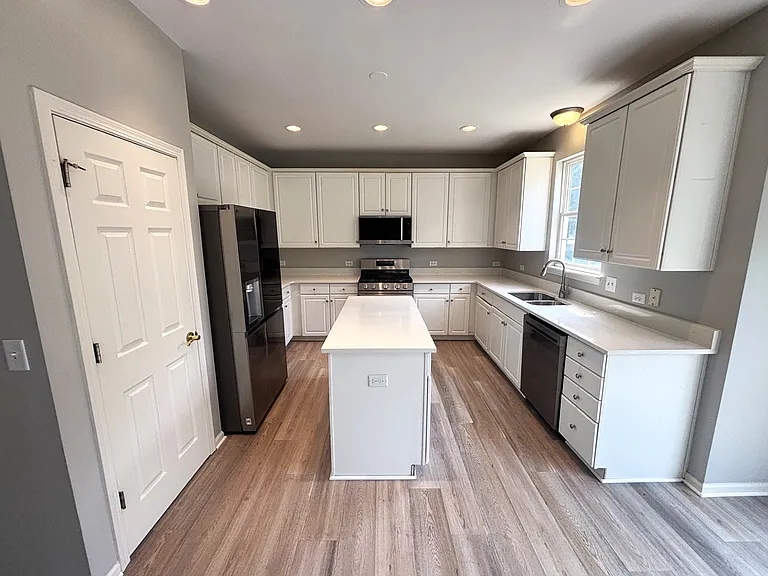 1527 Somerfield Dr — Photo 9