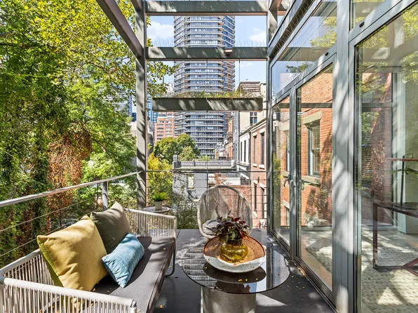 240 East 61st Street image 17 of 24