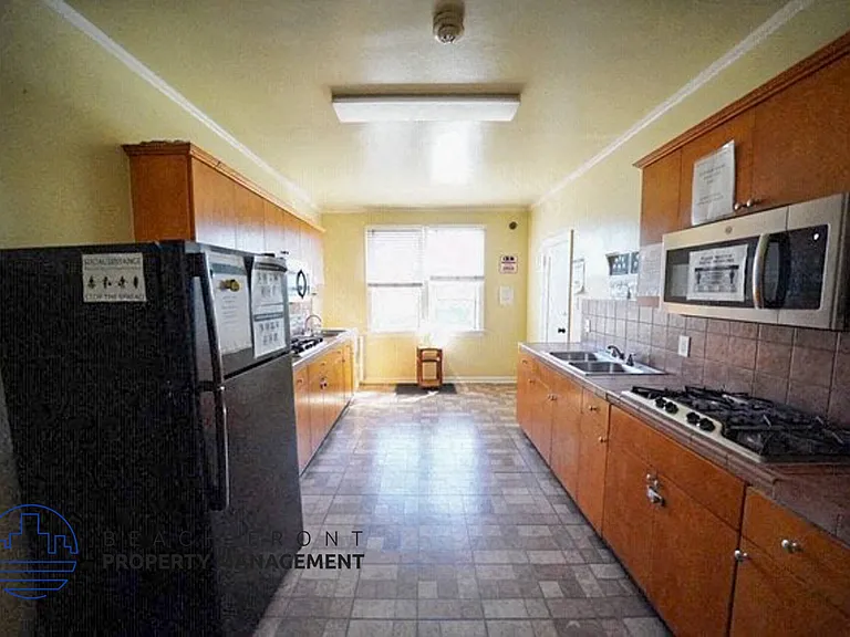 402 N. Soto St. — Photo 16