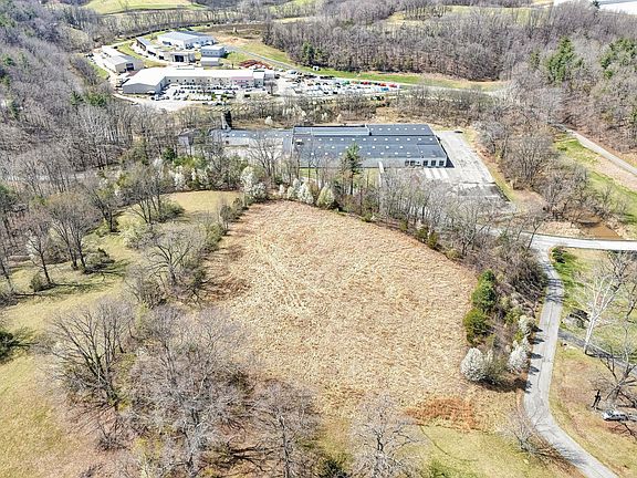 2nd image of 1 Springhouse Ln