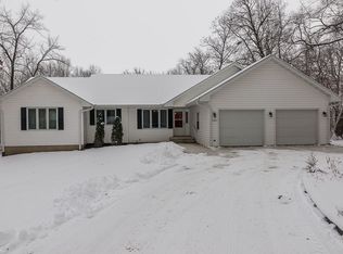 5807 Timber Creek Rd, Cedar Rapids, IA 52411