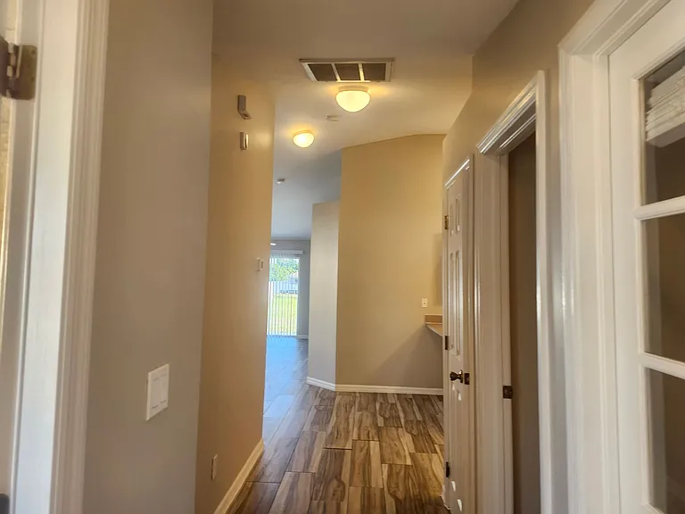 527 Hancock Bridge Pkwy — Photo 3