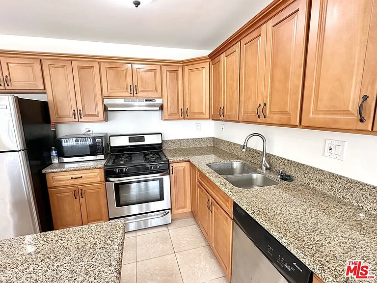7209 Willoughby Ave #10 — Photo 5