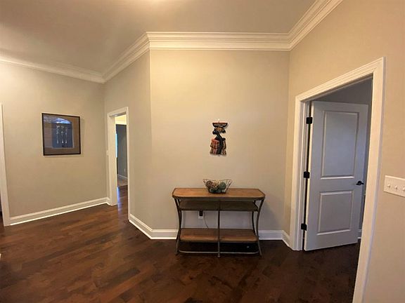5th image of 205 Quail Chase Dr