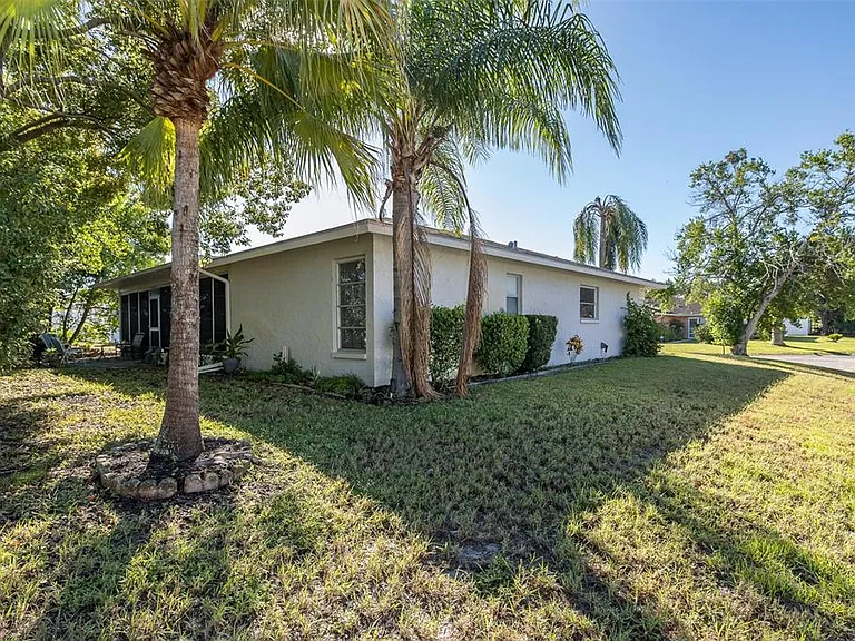 8015 San Fernando Dr — Photo 42