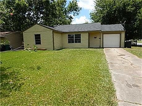 2nd image of 8102 Glenhollow Dr