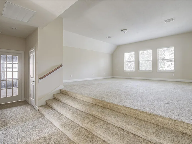 70 S Almondell Cir — Photo 23